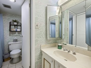 century2209-17-bath-2.jpg
