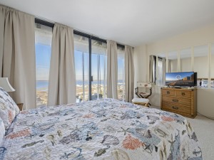 century2209-19-bedroom-2.jpg