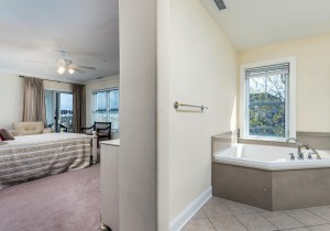 belmontth6-10masterbath.jpg