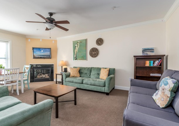 belmontth6-14livingarea.jpg