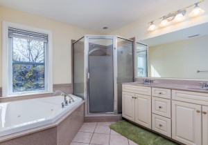 belmontth6-9masterbath.jpg