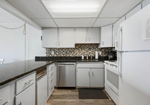 bonfire504-16-kitchen.jpg