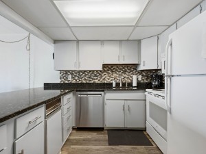 bonfire504-16-kitchen.jpg