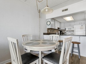 bonfire504-18-dining-area.jpg