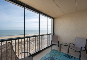 bonfire504-6-balcony.jpg