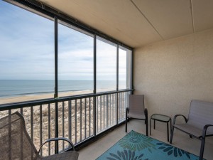 bonfire504-6-balcony.jpg