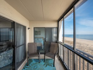 bonfire504-9-balcony.jpg