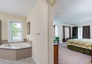 belmontth9-12mastersuite.jpg