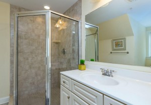 belmontth9-3bath2.jpg