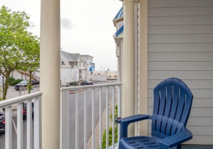 belmontth9-8274closetoboardwalk.jpg
