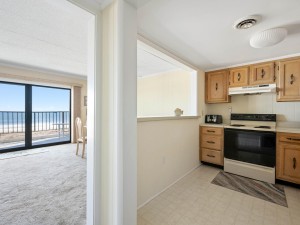 camelot304a-13-kitchen.jpg