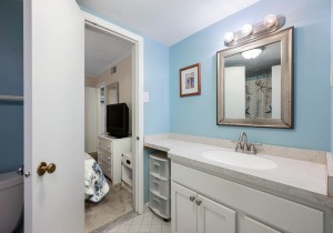 camelot304a-20-bath.jpg