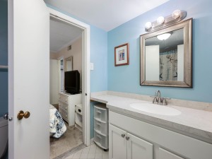 camelot304a-20-bath.jpg