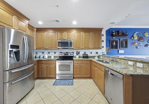 marinerswatch204-16-kitchen.jpg