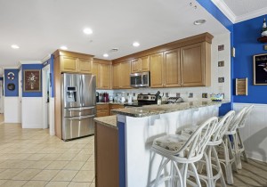 marinerswatch204-17-kitchen.jpg