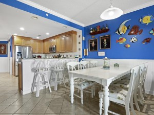 marinerswatch204-18-dining-area.jpg