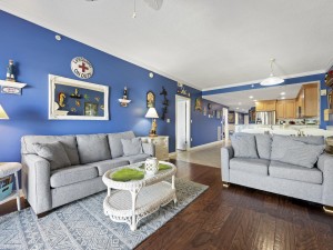 marinerswatch204-19-living-area.jpg