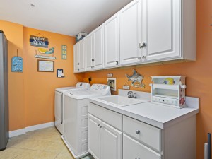 marinerswatch204-32-laundry.jpg