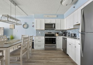 carousel805-10-kitchen.jpg