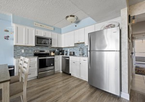 carousel805-11-kitchen.jpg