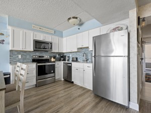 carousel805-11-kitchen.jpg