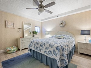 carousel805-14-bed-1.jpg