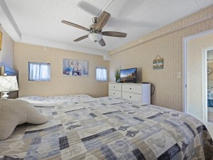 carousel805-17-bedroom-2.jpg