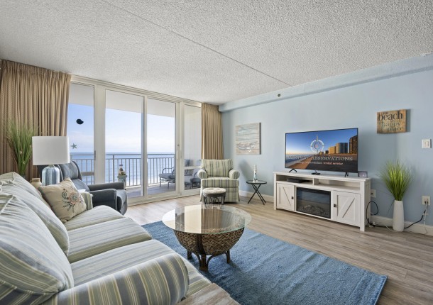 carousel805-8-living-area.jpg