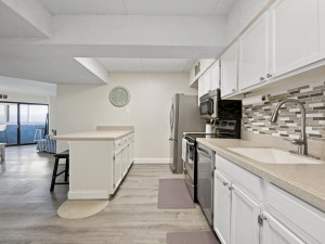 atlantis806-12-kitchen.jpg