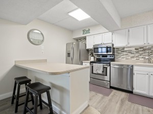atlantis806-13-kitchen.jpg