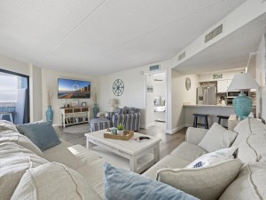 atlantis806-6-living-area.jpg