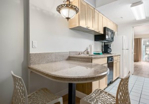 pr519-9-dining-and-kitchen.jpg