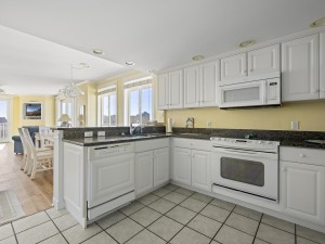 adagio414-13-kitchen.jpg