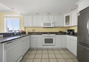 adagio414-14-kitchen.jpg