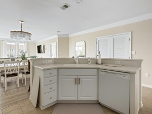 ssi-4hcw2a-14-kitchen.jpg