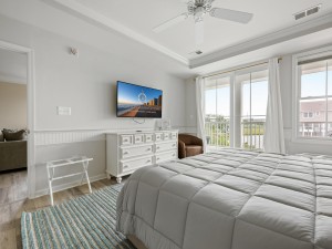 ssi-4hcw2a-19-primary-bedroom.jpg