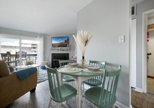 sunsetlanding35-12-dining.jpg