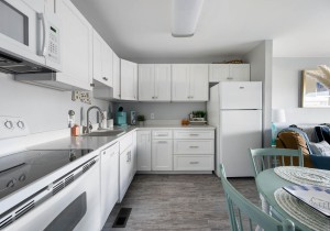 sunsetlanding35-14-kitchen.jpg