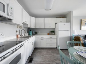 sunsetlanding35-14-kitchen.jpg