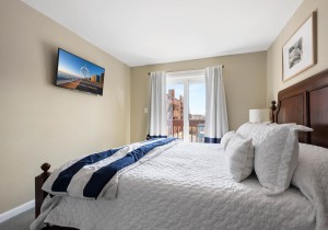 sunsetlanding35-19-primary-bedroom.jpg