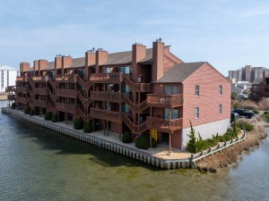 sunsetlanding35-7-exterior-bay-side.jpg