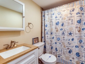 diamondbeach302-6bath1.jpg