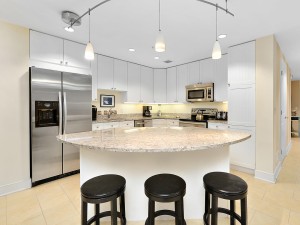 7-00000002-kitchen.jpg