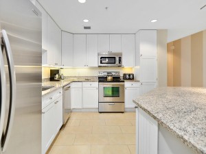 8-00000002-kitchen.jpg