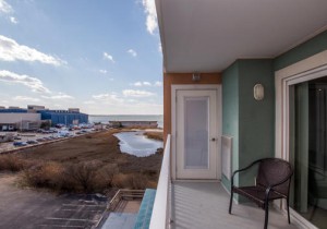 makai302-4212-balcony-and-view-new-317.jpg