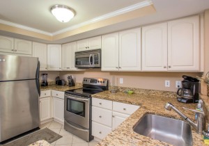 makai405-6421-kitchen.jpg