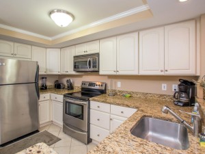 makai405-6421-kitchen.jpg