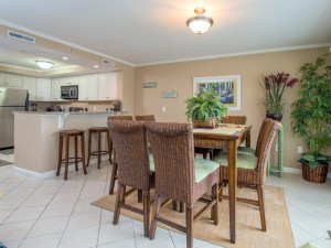 makai405-6422-dining.jpg