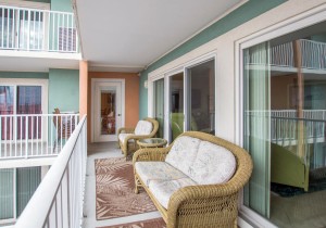 makai405-6428-balcony.jpg