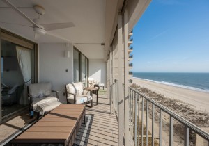 englishtowers-2-balc-and-view-north.jpg